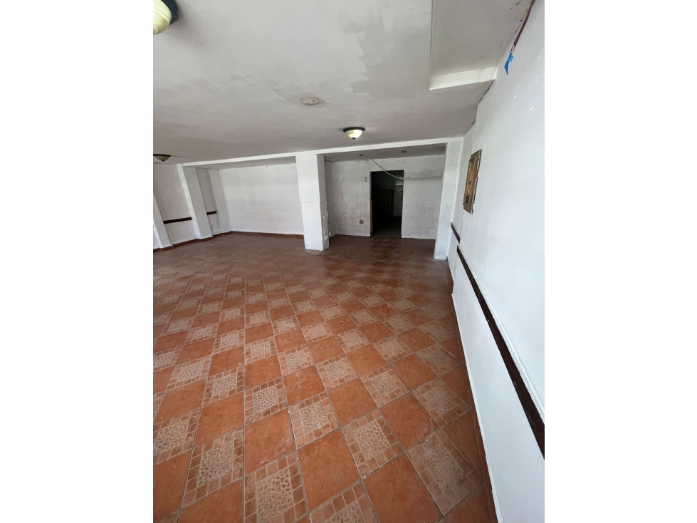 ALQUILER LOCAL COMERCIAL CALLE 50 CON 110 MTS 2