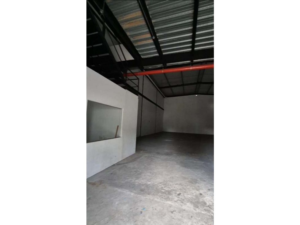 ALQUILER DE BODEGA EN JUAN DIAZ 500 MTS2 — foto 2