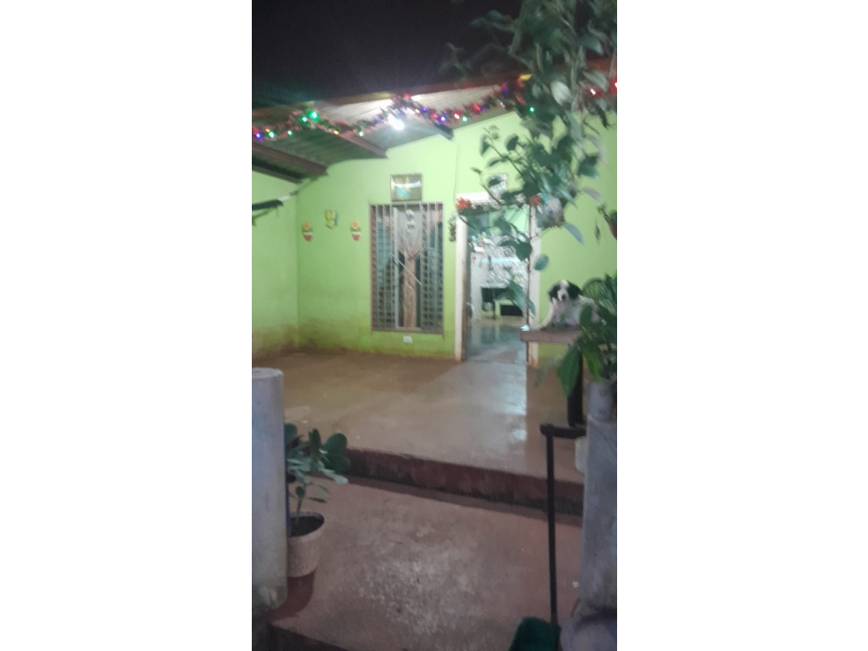 Vendo linda casa economica Cerro Azul