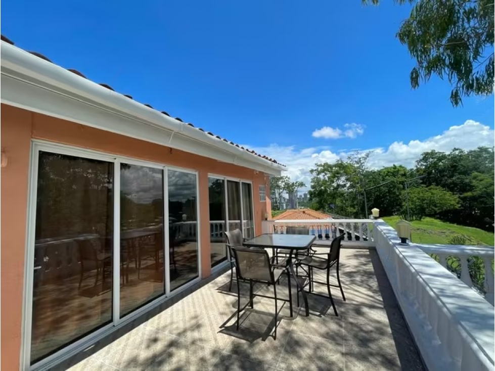 VENTA CASA TUMBA MUERTO 486M2 EL DORAL