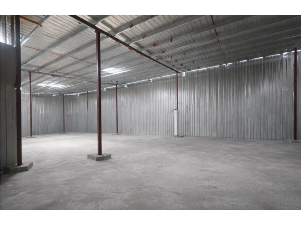 ALQUILER GALERA 200M2 PARQUE INDUSTRIAL LAS MAÑANITAS CV