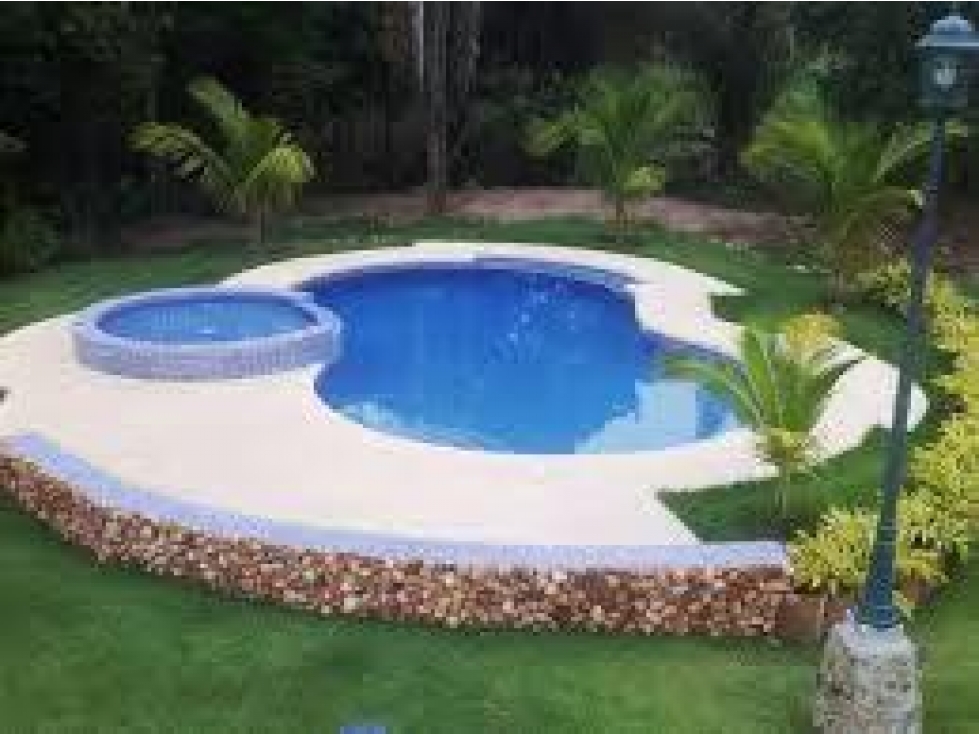LOTE EN VENTA CON PISCINA , LAS PALMAS CAPIRA — foto 2