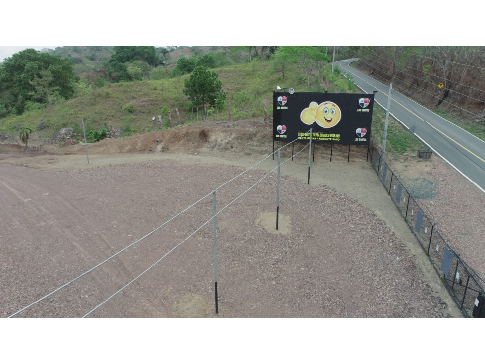 SE VENDE GRAN TERRENO CON SUS MEJORAS CERCA A PLAYA VENADO - 1