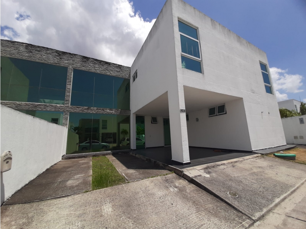 GANGA VENTA DE CASA DE 305 M2 EN COSTA ESMERALDA, COSTA SUR