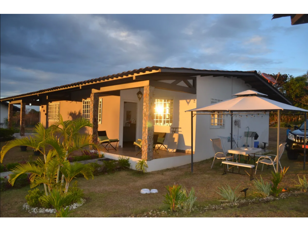 VENDO HERMOSA CASA CAMPESTRE EN LLANO GRANDE, CHIRU, 300MTS GMZ - 1