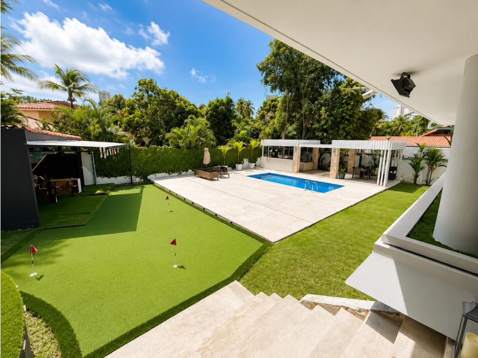 VENTA Y ALQUILER MANSIÓN DE LUJO 2,000M2 EN ALTOS DEL GOLF MLD