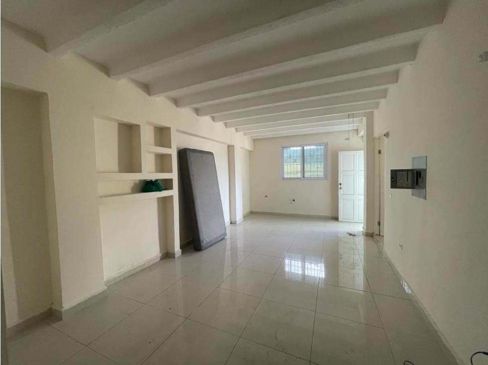 ALQUILO APARTAMENTO EN PEDREGAL TOCUMEN 80 mts - 1
