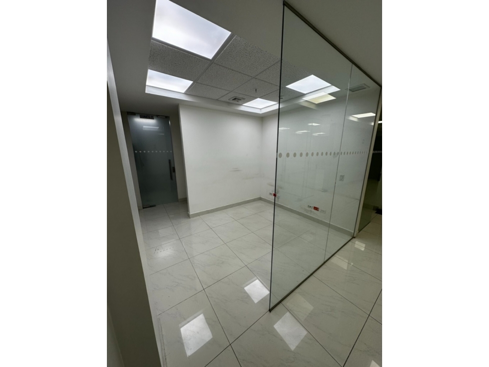 OFICINA 220 m2 LISTA PARA OCUPAR MANTENIMIENTO INCLUIDO BELLA VISTA — foto 5