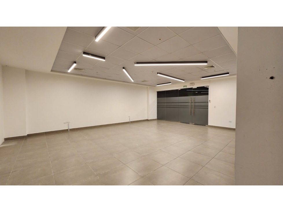OFICINA LISTA EN EL DORADO CITY CENTER 120M2 - 2