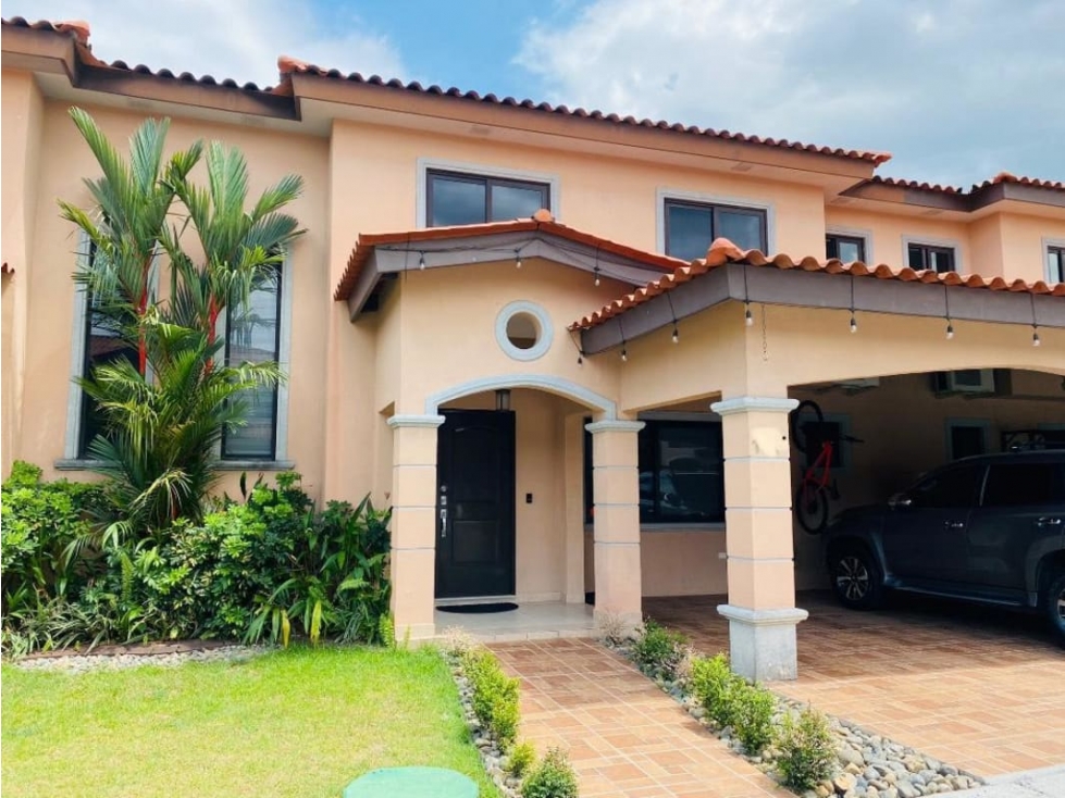 VENTA CASA VERSALLES 1 REMODELADA