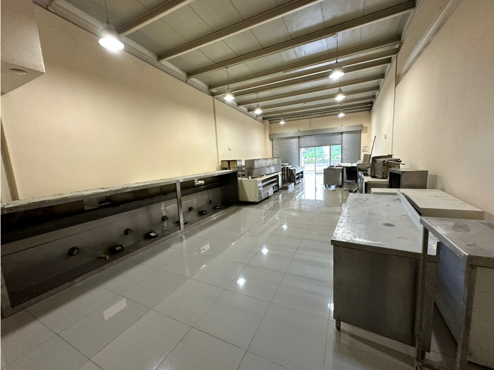 ALQUILER LOCALES 147-180 M2 MAÑANITAS AEROPUERTO COMMERCIAL PARK III - 3