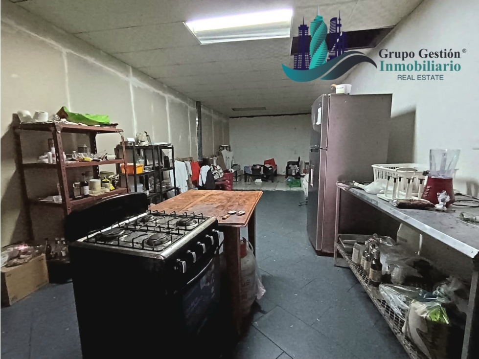ALQUILER DE LOCAL DE 220 M2 EN SAN MATEO - 4