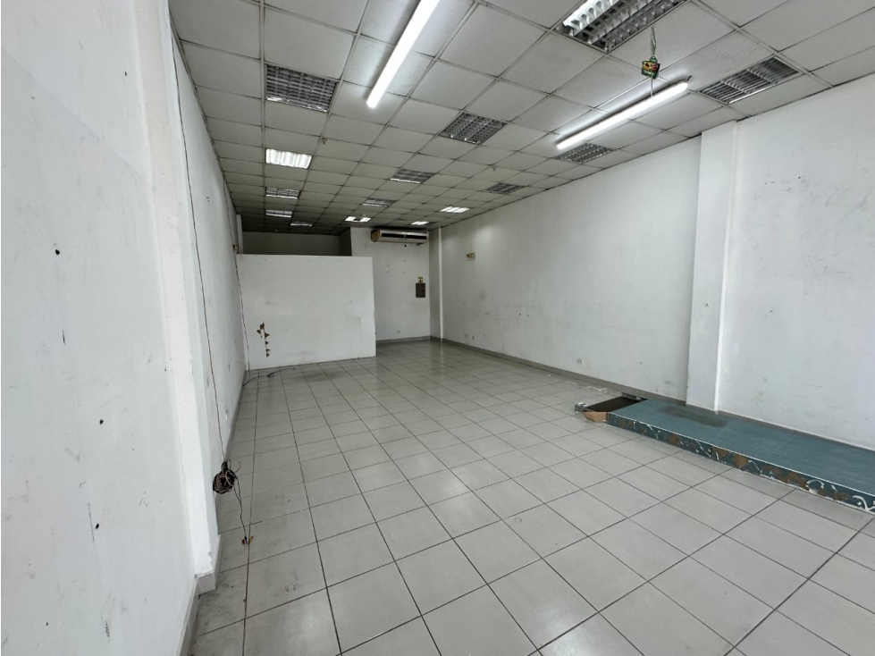 ALQUILER LOCAL 98 M2 MAÑANITAS CITY PLAZA AEROPUERTO II MC - 6