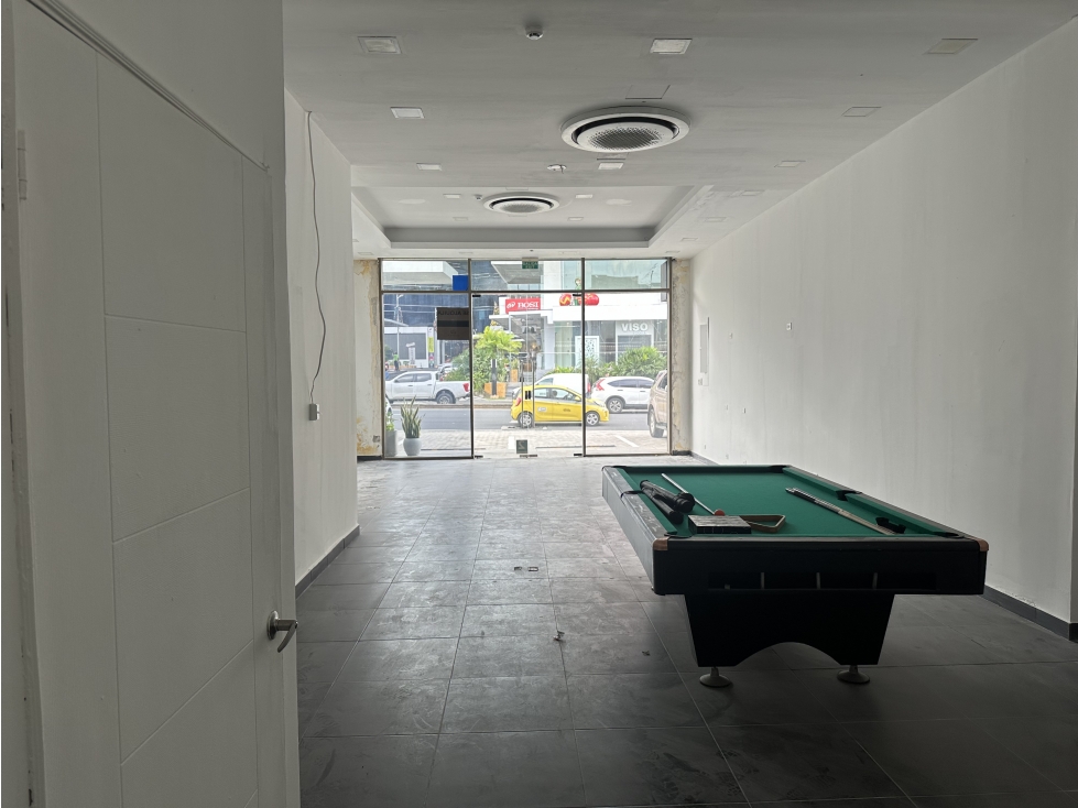 ALQUILER LOCAL 212M2 EN VÍA BRASIL FRENTE MULTIPLAZA KAF — foto 6