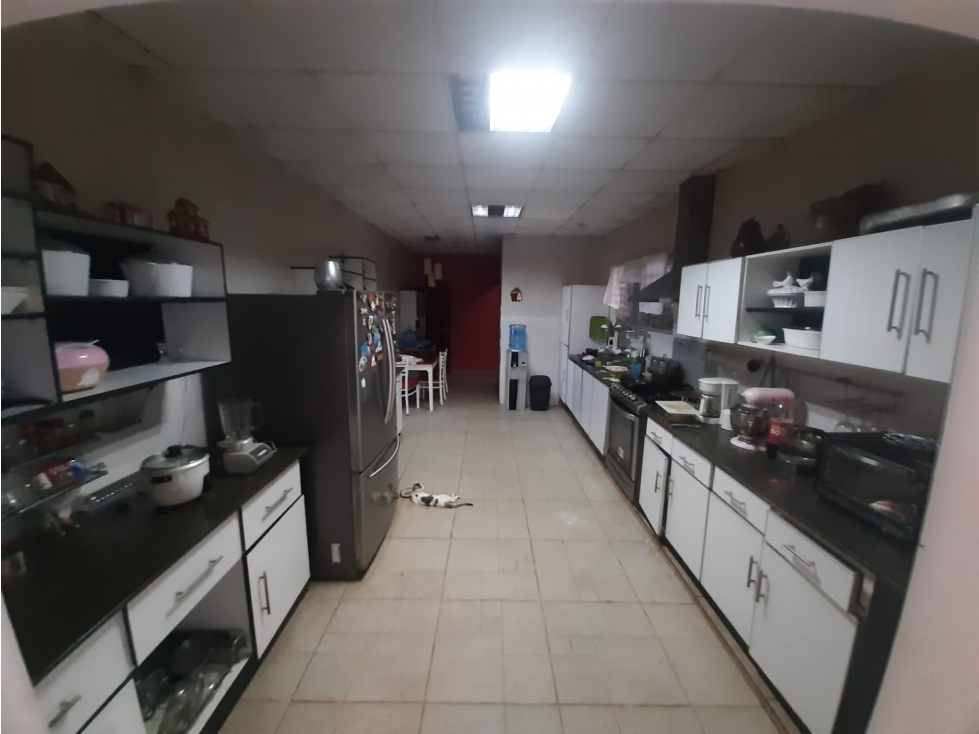 VENTA DE HERMOSA CASA GRANDE EN CHITRE - 5