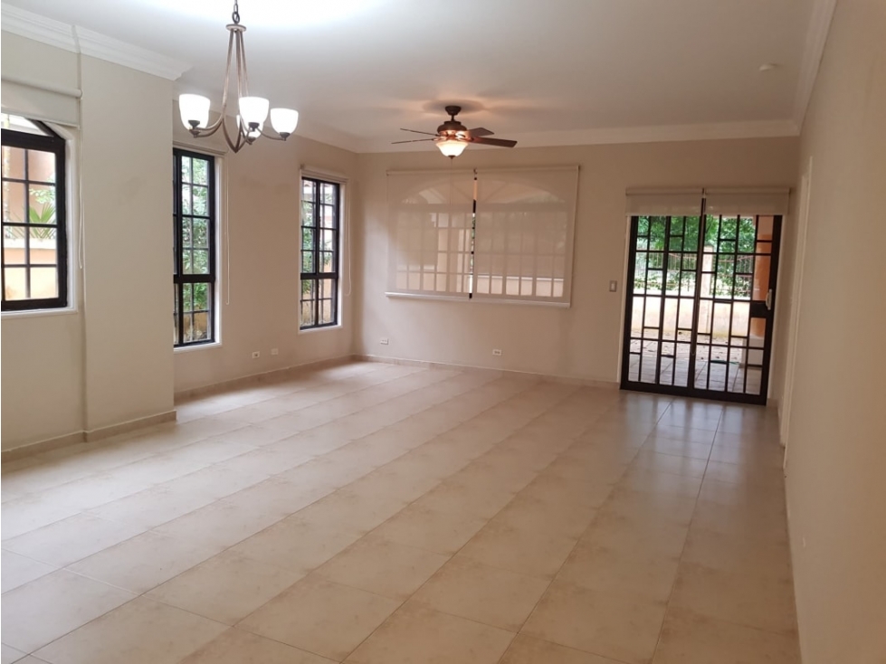 HERMOSA CASA EN CLAYTON VILLAGE 5REC 350MTS2 - 3