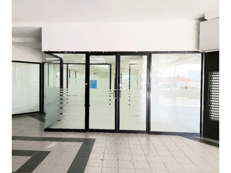 LOCAL CON ACABADOS DE 200 M2 POR SOLO $2.500 EN PLAZA MIRAGE