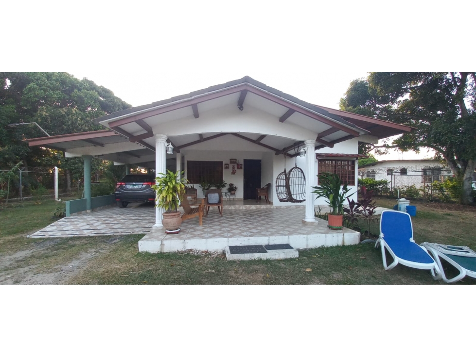 VENTA DE CASA EN PENONOME CON 1,400 MT2 - SOBRE LA VIA INTERAMERICANA - 3