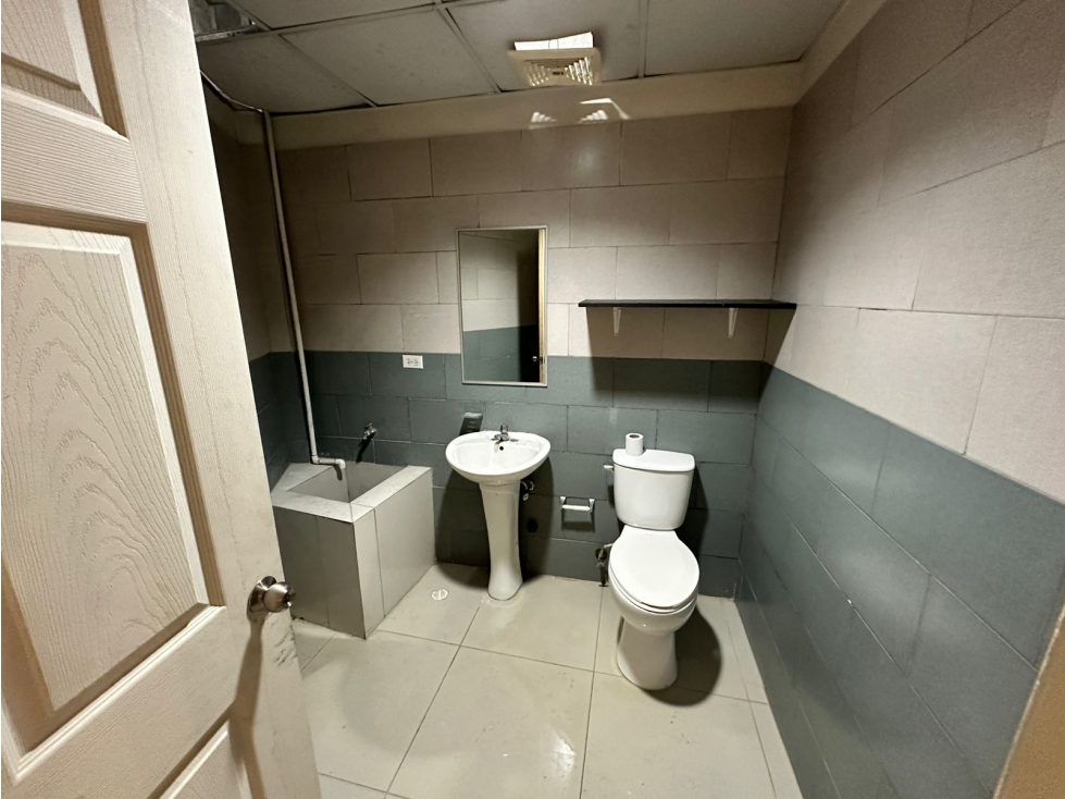 ALQUILER LOCALES 147-180 M2 MAÑANITAS AEROPUERTO COMMERCIAL PARK III - 5