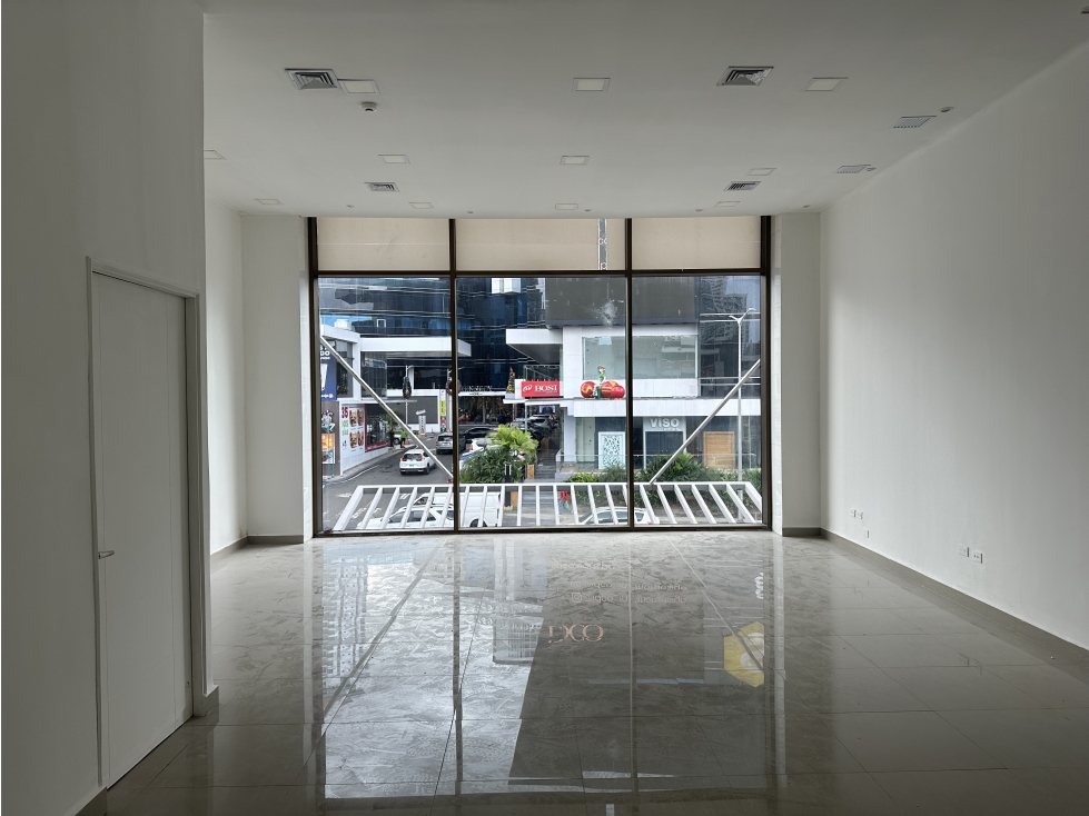 ALQUILER LOCAL 212M2 EN VÍA BRASIL FRENTE MULTIPLAZA KAF — foto 3