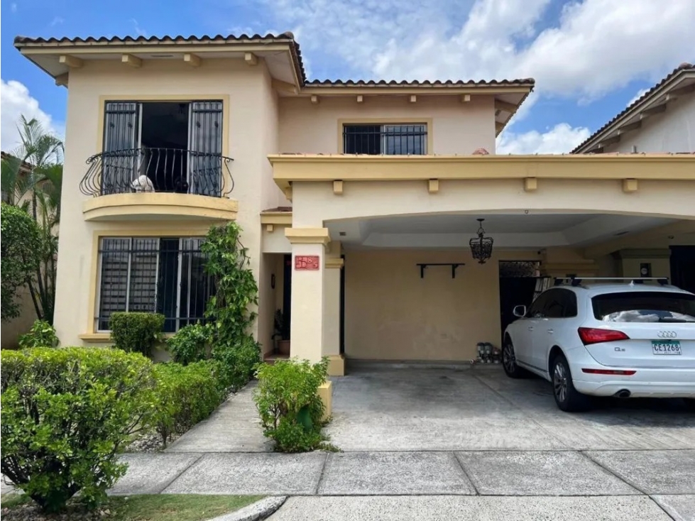 Casa en Venta en Paseo Dorado Dorado Lake, Condado del Rey MLD - 1