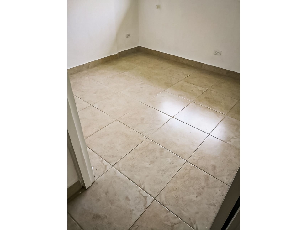 VENTA Y ALQUILER APARTAMENTO VIA CINCUENTENARIO PH MYSTIC TOWER MLD — foto 6