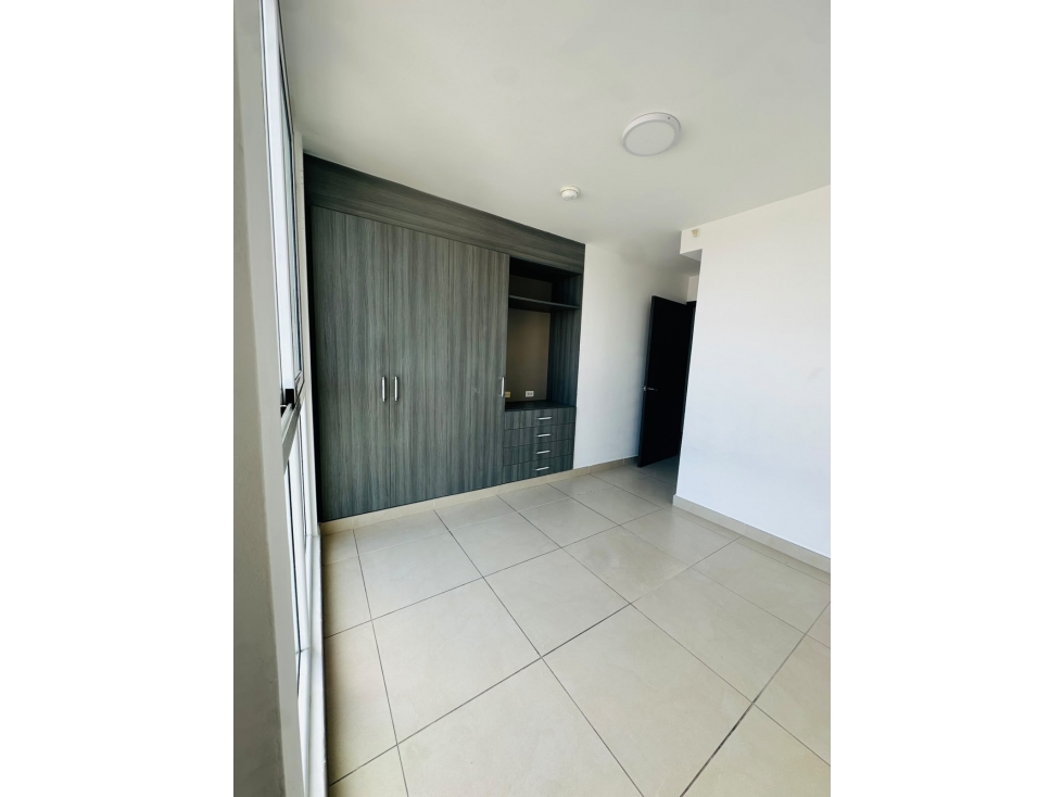 SE VENDE APARTAMENTO EN KINGS PARK - TIENE 378MTS CUADRADOS — foto 3