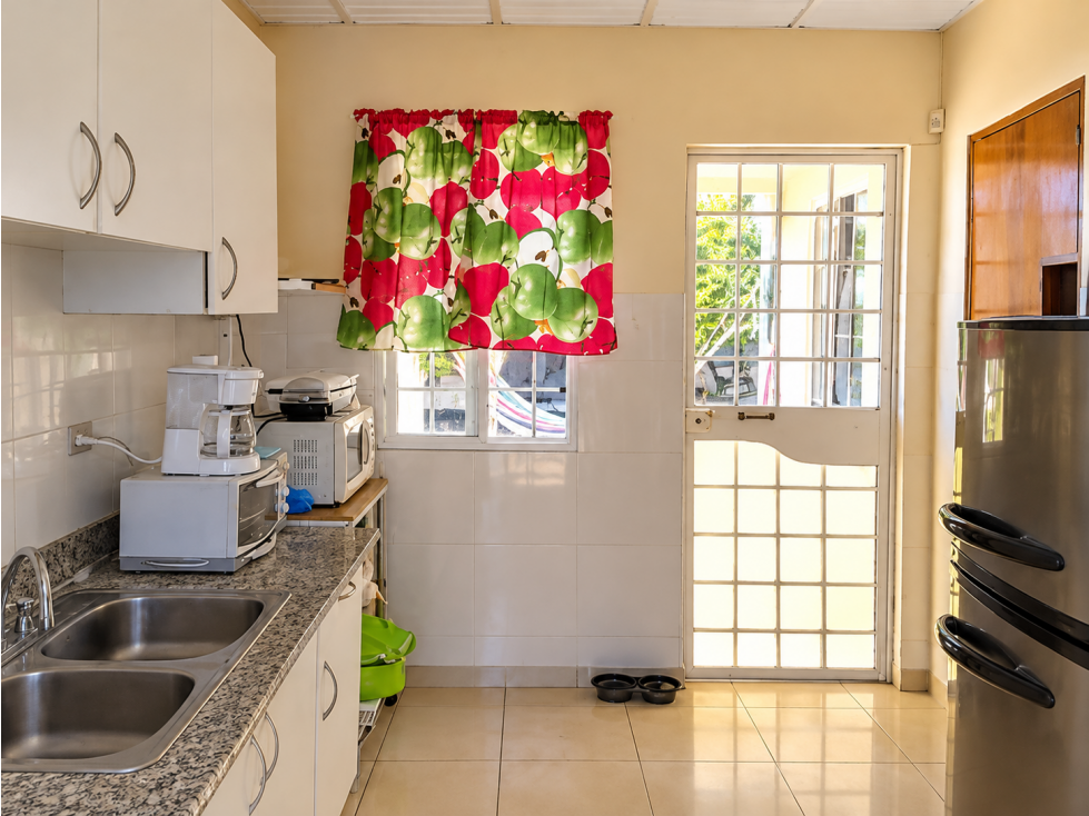 VENDO CASA EN BRISAS DE LOS GUAYACANES EN CHITRE TC - 4