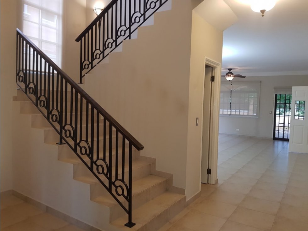 HERMOSA CASA EN CLAYTON VILLAGE 5REC 350MTS2 - 4