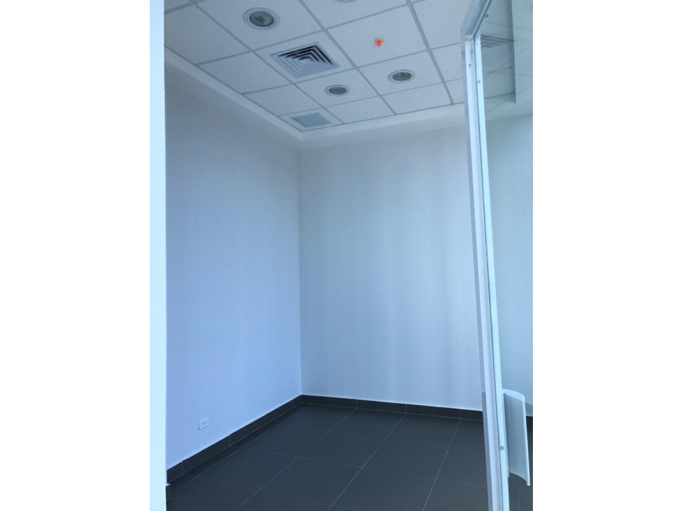 OFICINA 155 M2 TERMINADA Y DIVIDIDA CALLE 50 MANTENIMIENTO INCLUIDO — foto 6