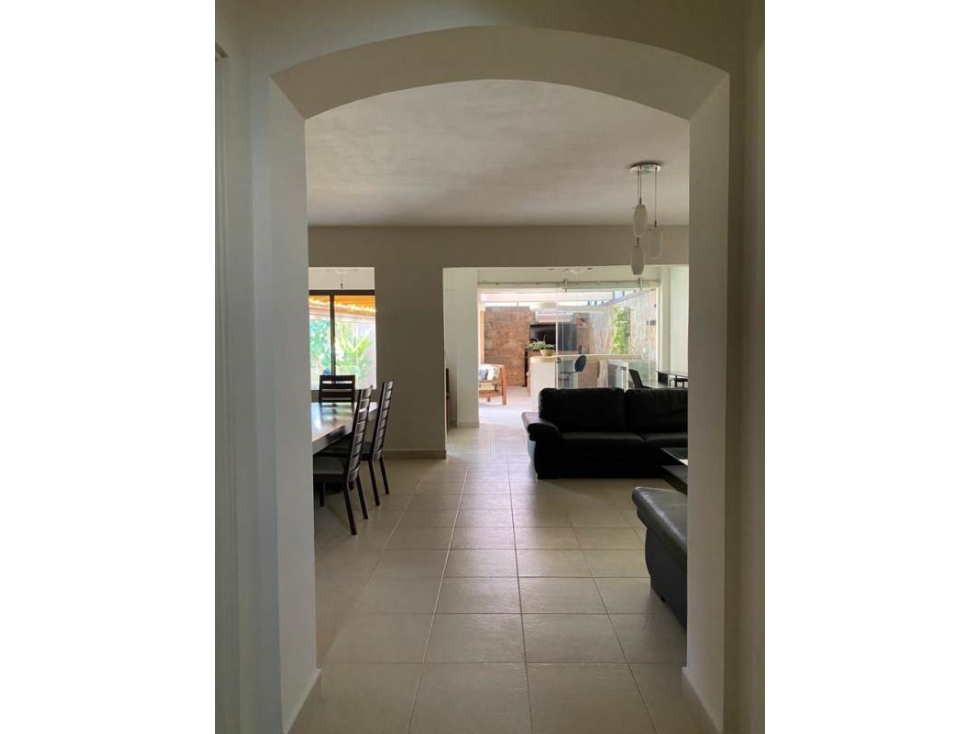 VENTA CASA EN VERSALLES REMODELADA Y FULL AMOBLADA I COSTA SUR — foto 3