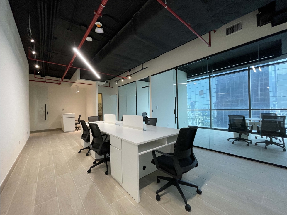 ALQUILER OFICINA AMOBLADA SERVICIOS INLCUIDOS TOWERBANK CALLE 50 MC — foto 5