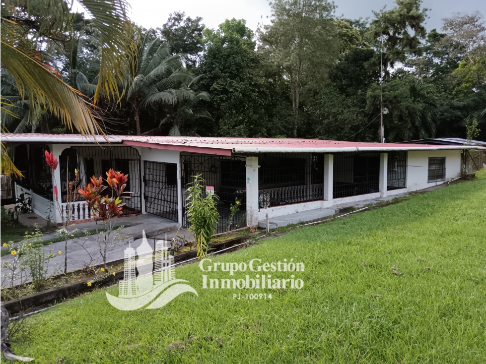 Se vende casa en Bugaba a orilla de La Interamericana - 1