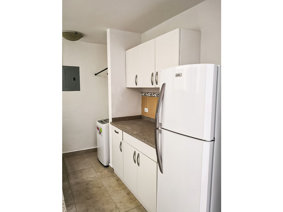 VENTA Y ALQUILER APARTAMENTO VIA CINCUENTENARIO PH MYSTIC TOWER MLD — foto 4