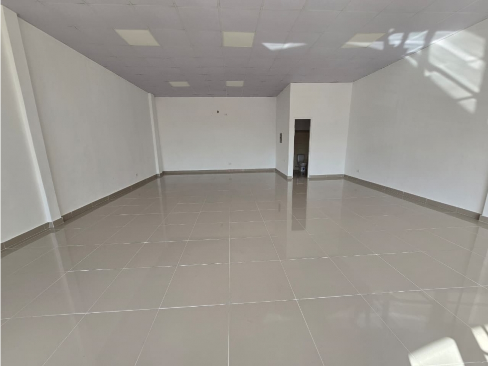 ALQUILER DE LOCAL COMERCIAL 2DO PISO EN ALBROOK AQ