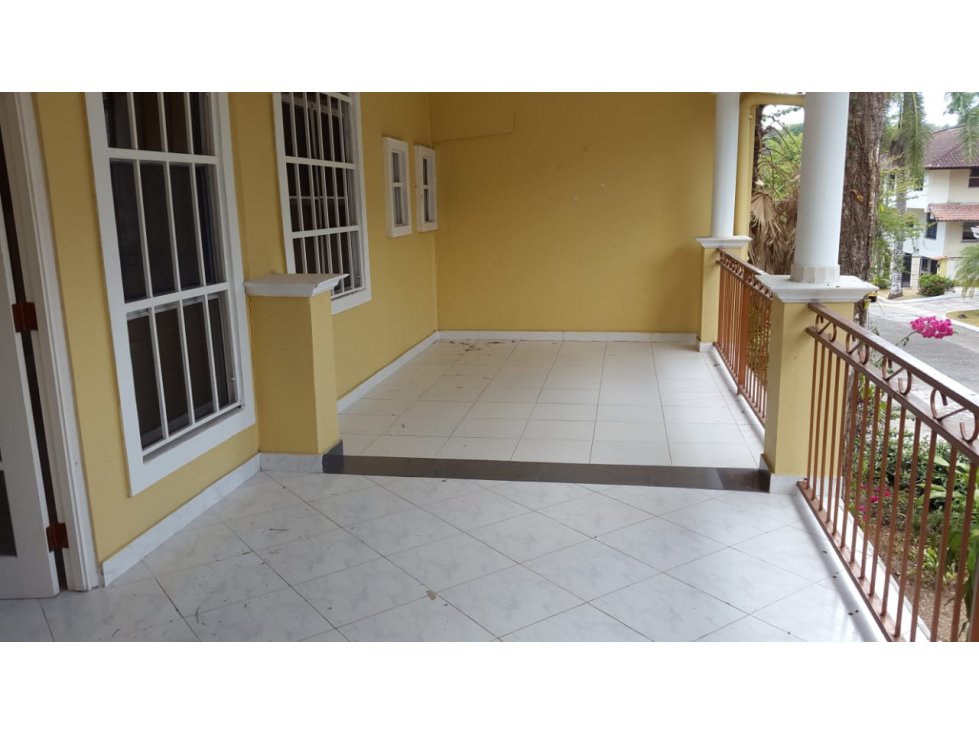 CASA GRANDE EN CLAYTON CON LINEA BLANCA - 3