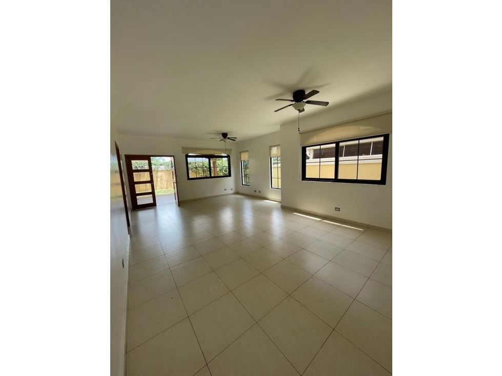 CASA EN COSTA SUR, EL DORAL PRECIO REBAJADO 4 RECAMARAS 425M2 TERRENO — foto 2
