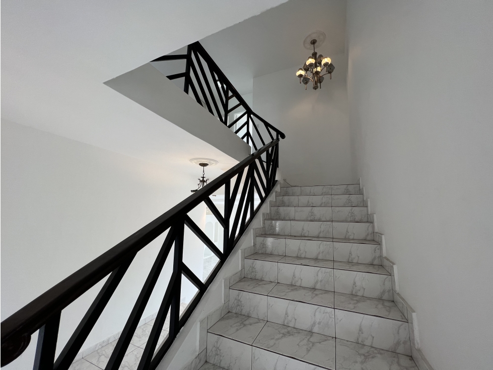 ALQUILER DE CASA EN ALTOS DEL BOSQUE EL DORAL 3 niveles — foto 5