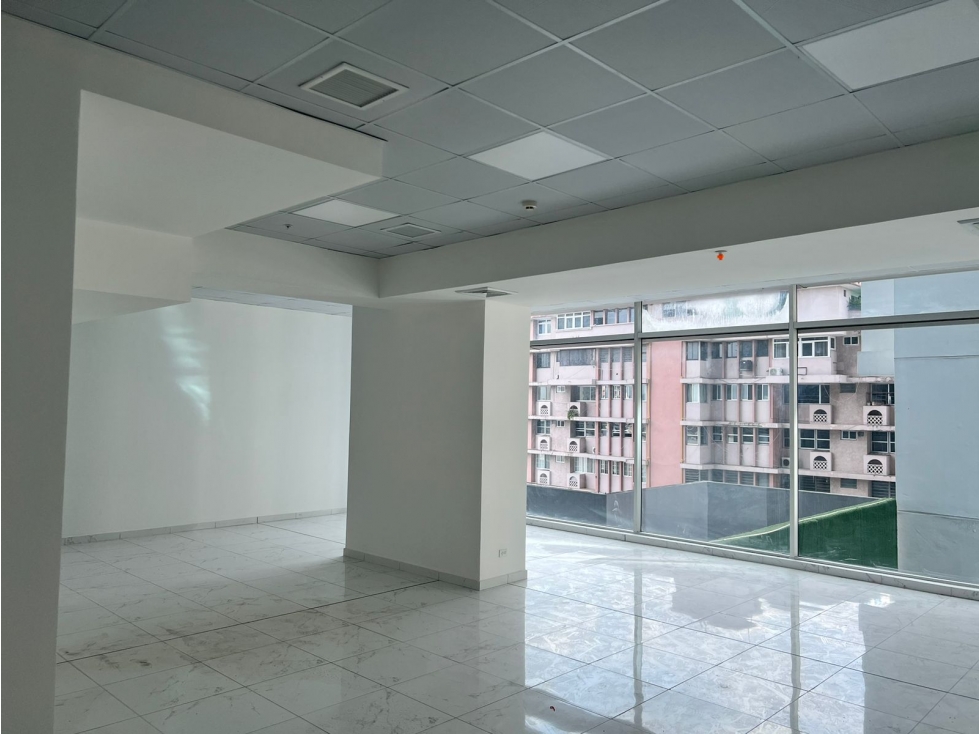 ALQUILER OFICINA LISTA PARA OCUPAR 129 M2 OBARRIO SORTIS GANGA