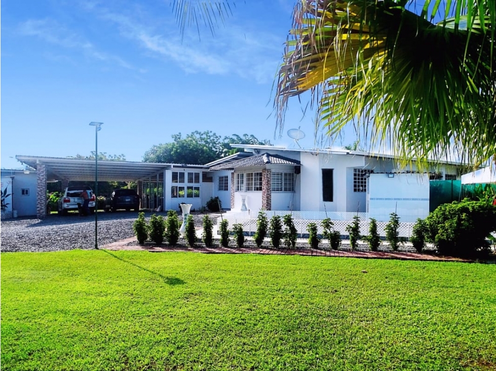 VENTA DE CASA EN AGUADULCE CON PISCINA 8,000 MT2 - 3