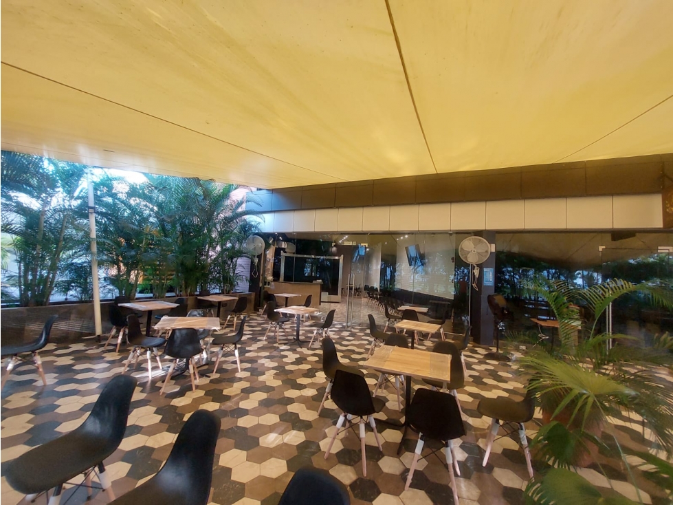 ALQUILER LOCAL PLANTA BAJA 110m2 + 61 DE TERRAZA SANTA ELENA STRIP JP — foto 5