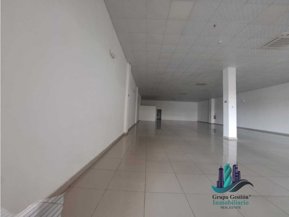 ALQUILER LOCAL 336M2 EN LA 24 DICIEMBRE TOCUMEN KAF — foto 4