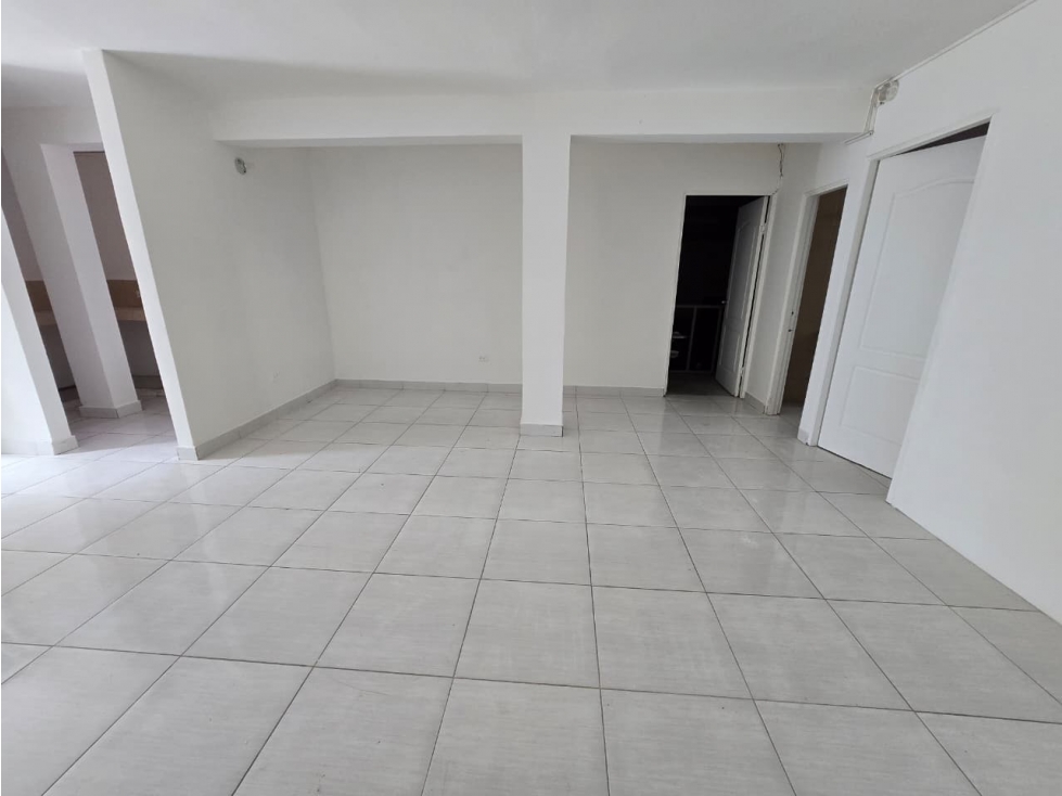 ALQUILER DE OFICINA CON BODEGA INCLUIDA EN PARQUE LEFEVRE AQ - 3