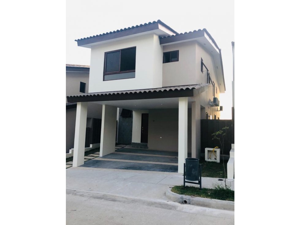 ALQUILO CASA EN BRISAS DEL GOLF 200 MT2 GOLF GARDENS 4 RECAMARAS