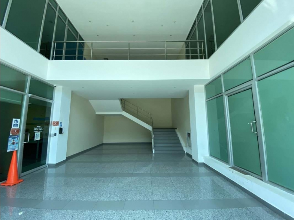 ALQUILER DE OFICINAS DESDE 300m2 HASTA 1,800m2 - 2