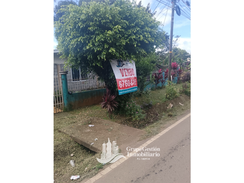 Vendo Casa Con cuartos alquiler en Las Lomas, Centrica - 1