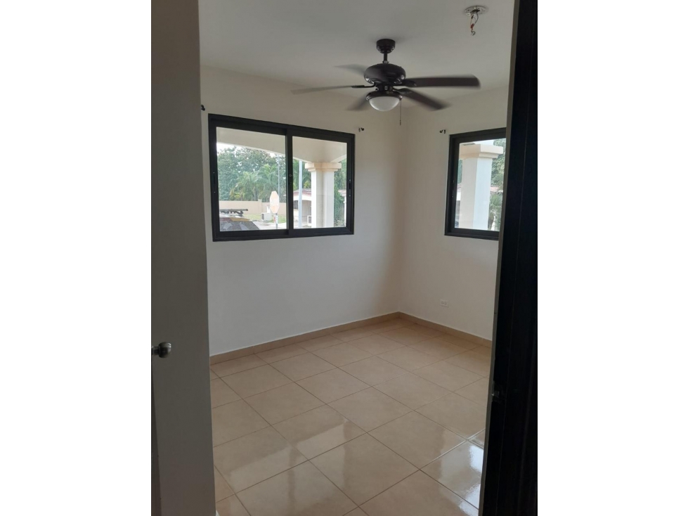 ALQUILER CASA CHORRERA 200M2 TERRENO CON TERRAZA PH LOS ESTABLOS - 6