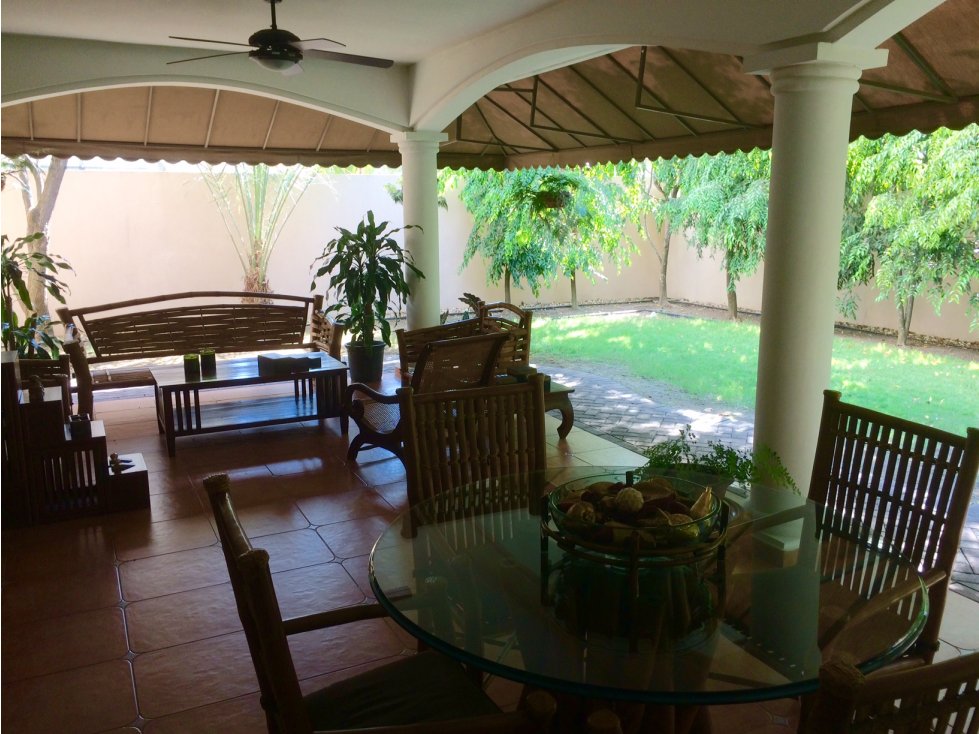 VENDO CASA UNIFAMILIAR EN PALMERAS DEL ESTE 529mt - 2