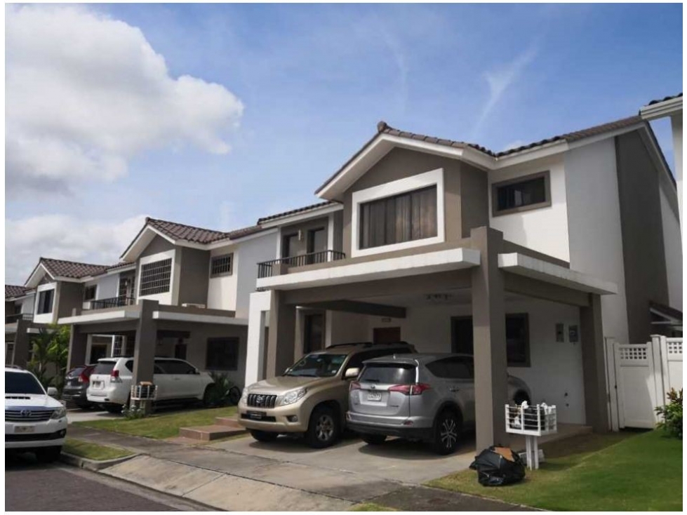 VENTA DE CASA EN BRISAS NORTE RESIDENCIAL OLYMPUS 300m2 JP