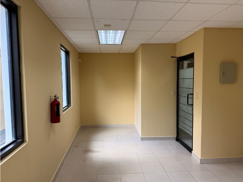 VENTA DE CASA COMERCIAL CON OFICINAS UBICACION EL CARMEN 795mtrs JP - 6